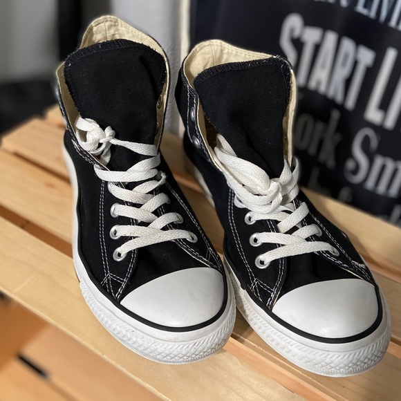 black chucks mens